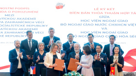 Daleko a přitom blízko, říká předseda Senátu Miloš Vystrčil o cestě do Vietnamu