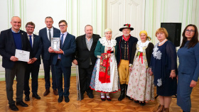 Kraj ocenil osobnosti lidové kultury a obnovy památek