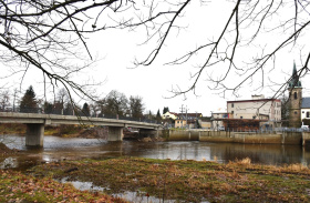 Nový most přes řeku Jizeru v Přepeřích se otevřel řidičům i cyklistům