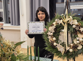 Zlato pro lovosickou školu má odstín Mocha Mousse