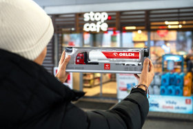 Vánoční dárky na poslední chvíli? Průzkum říká, že Češi často míří na čerpací stanice