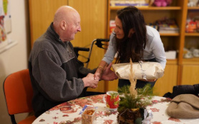 Vánoční strom splněných přání opět potěšil desítky lidí v kraji