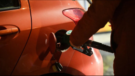 Benzin je nejlevnější za poslední čtyři roky