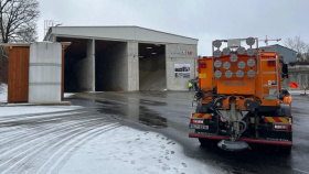 Nová hala na sůl stála přibližně 50 milionů korun, zafinancovala ji společnost Silnice LK