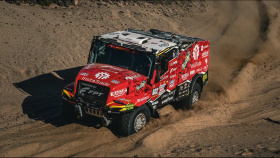 Loprais vyhrál první etapu Rallye Dakar. Mezi automobily dojel třetí Prokop