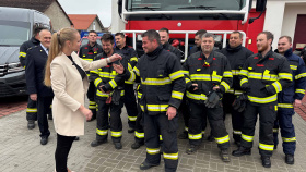 Hasičská cisterna se přestěhovala k dobrovolným hasičům