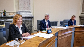 Vláda schválila návrh rozpočtu pro rok 2026 se schodkem 310 miliard korun