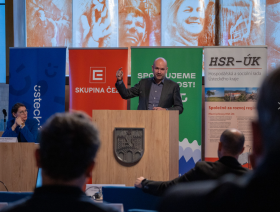 Špička v oboru AI se vrátila do Mostu