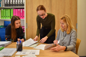 Na matrice pomáhají cizincům tlumočnice