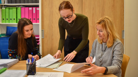 Na matrice pomáhají cizincům tlumočnice