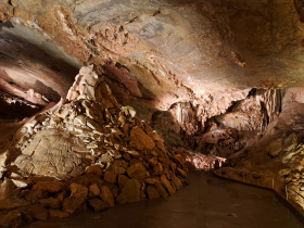 Koněpruské jeskyně otevírají brány nově již od února. Turisty zve i Zbrašov