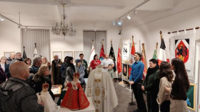 Vyšívané prapory, vlajky, znaky a stuhy zdobí Muzeum v Zábřehu