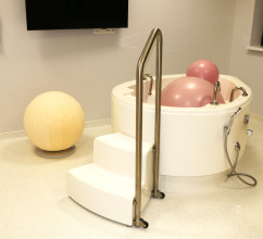 Krajská zdravotní otevřela nový pavilon Matka a dítě a hemodialýzy v Nemocnici Děčín