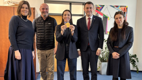 Hejtman ocenil olympijskou vítězku, předal jí zlatý hejtmanský dukát