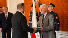 Vládní kabinet je kompletní