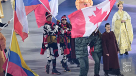 Olympiáda skončila. Vlajkonoši naší výpravy byli rychlobruslaři Martina Sáblíková a Metoděj Jílek