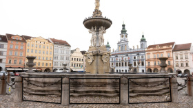 Kamenné schodiště kolem Samsonovy kašny čeká obnova