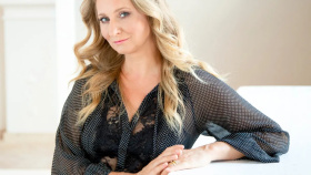 Módní salon Jitky Klett se stěhuje, přijďte si vybrat modely za mimořádné ceny