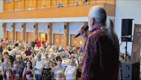 Senioři si v Domě kultury užili Mezinárodní den žen