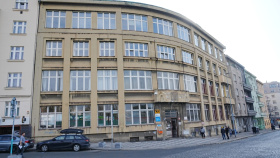 Kraj převzal areál bývalé pošty ve Vršovicích