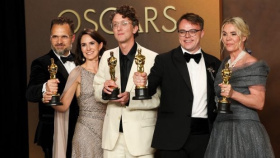 Česká oscarová radost. Zlatou sošku převzal koprodukční dokument Pan Nikdo proti Putinovi