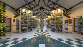 V dubnu opět rozpálí sklářskou pec v karlovské sklárně, provoz převzal její zakladatel