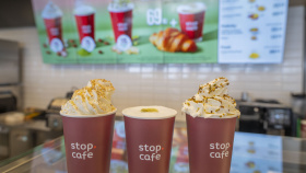 Matcha latte v hlavní roli jarní edice Stop Cafe