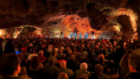 Levandulová i Čerešně. Jeskyni Výpustek rozezní pocta Haně Hegerové