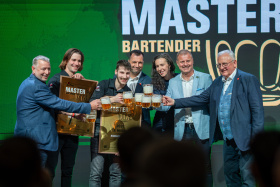 Vítězem 20. ročníku soutěže Pilsner Urquell Master Bartender se stal Filip Gibiš Kliknutím zvětšíte obrázek