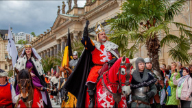 Karlovy Vary zahájí novou lázeňskou sezónu opět ve velkém stylu a s králem Karlem IV.