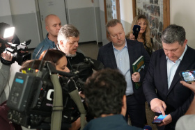 Ústecký kraj zavádí do svých škol systém pro rychlé varování a svolávání v krizových situacích