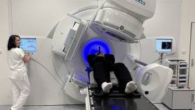 Onkologické oddělení chomutovské nemocnice KZ má nový lineární urychlovač