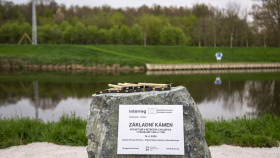 Břehy Moravy u Vnorov propojí moderní lávka