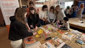 Desítky organizací ukázaly studentům, jak vypadá práce v sociálních službách