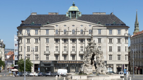 Dominanta Zelného trhu, budova bývalé Cyrilometodějské záložny, slaví 111 let