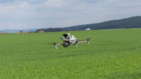 Myslivci už využívají drony, pomáhají chránit mláďata při sečích