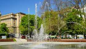 Kašny a fontány začínají plnit své poslání