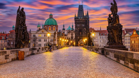 Loni navštívilo Prahu přes 8 milionů turistů. Nejčastěji šlo o Čechy a Němce, vzrostl zájem Izraelců