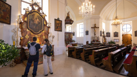 Santiniho stezka cílí na přírodu i památky geniálního architekta