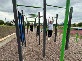 Nadace ČEZ přispěla městu Cvikov na workoutové hřiště Kliknutím zvětšíte obrázek