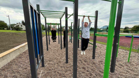 Nadace ČEZ přispěla městu Cvikov na workoutové hřiště
