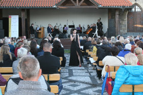 Zimní a jarní řada festivalu Hudební setkání 15 byla velkolepě zakončena open air koncertem na Hněvíně. Kliknutím zvětšíte obrázek