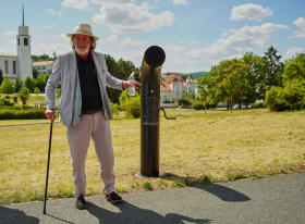 Hvězdy jak ty sedmikrásky nad Brnem. Na Kraví hoře vyrostl Poesiomat Kliknutím zvětšíte obrázek