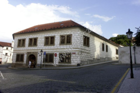 Dům pážat na Hradčanech čeká na kolaudaci. Bude v něm Muzeum paměti XX. století Kliknutím zvětšíte obrázek