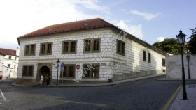 Dům pážat na Hradčanech čeká na kolaudaci. Bude v něm Muzeum paměti XX. století