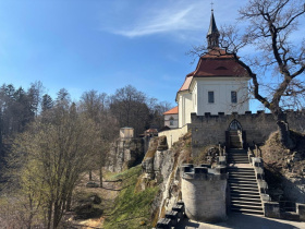 Na hradě Valdštejn se během léta konají netradiční prohlídky, průvodci jsou dobové postavy Kliknutím zvětšíte obrázek