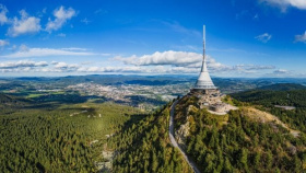 Ještěd má narozeniny. Základní kámen stavby položili před 60 lety, architekt za ni získal Perretovu cenu Kliknutím zvětšíte obrázek