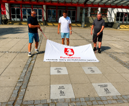 Další dvě sportovní legendy získaly své místo na pardubickém Chodníku slávy Kliknutím zvětšíte obrázek