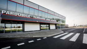 Letiště Pardubice zažívá rekordní sezonu. Odbavilo už 150 tisíc cestujících