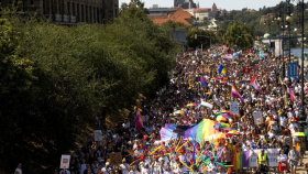 Pochod Prague Pride skončil na ostrově Štvanice. Týdenní festival završila nedělní mše